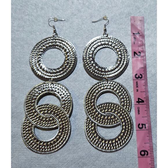 Silver Tone Textured Earrings Long 5.75" Dangle Drop Round Circles - Picture 4 of 4